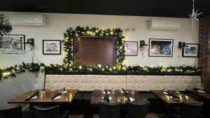 commercial holiday decorating New Haven